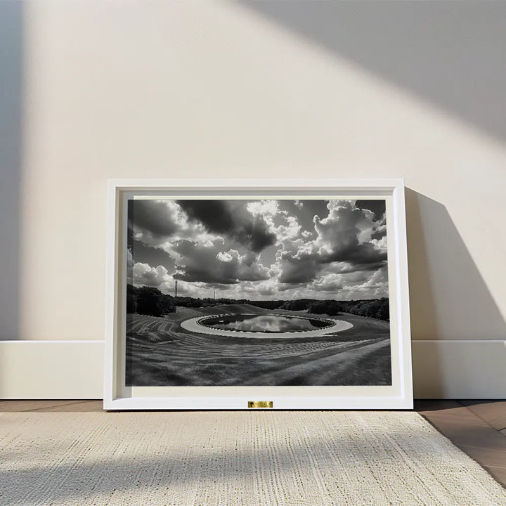 Monochrome Reflection