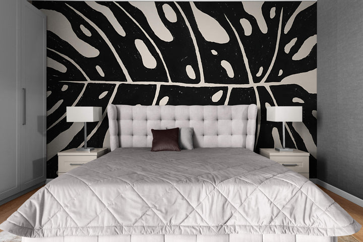Monstera Noir Elegance